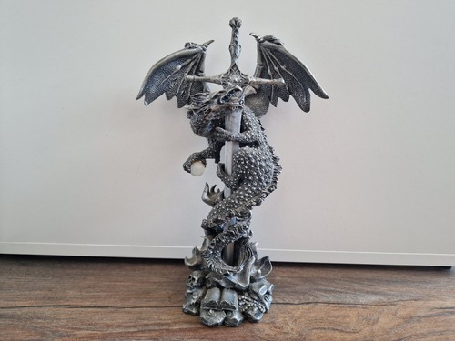 Silberner drachenfigur mit - silberner,