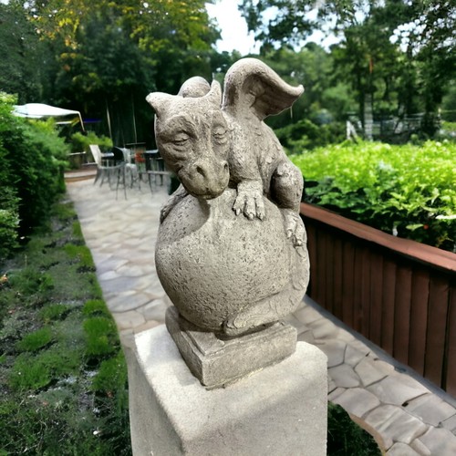 Drache auf kugel - drache, massive